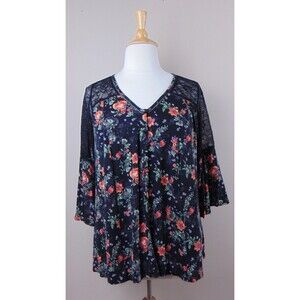 Torrid 1x Super Soft V-Neck Lace Inset Bell Sleeve Button-Front Top Floral Shirt